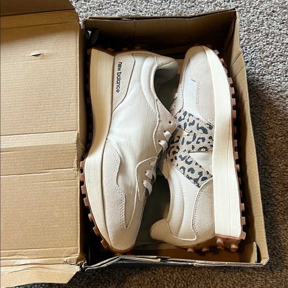 NWT New Balance 327sneakers in off white with leopard print logo. Super cute!! - Picture 7 of 7